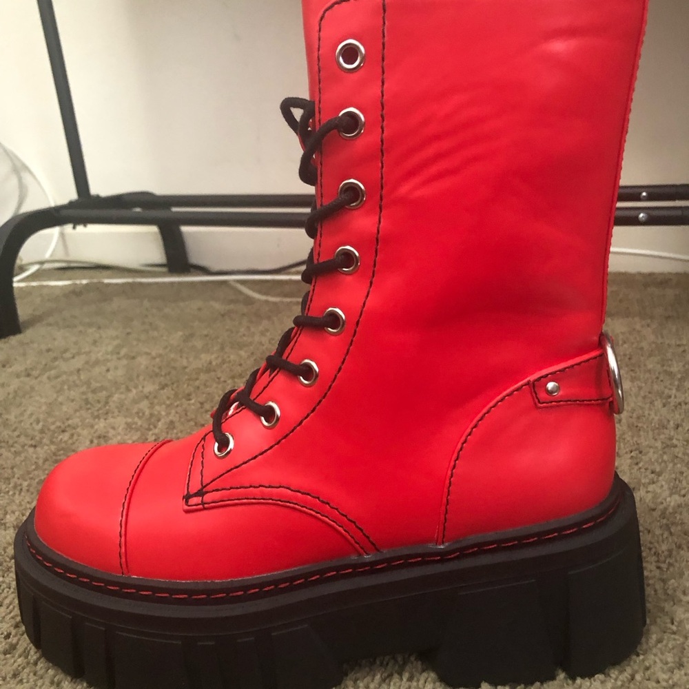 Dolls Kill NEVER WORN Current Mood Size 8 Red/Black Mismatched Devil Games Boots - Picture 9 of 9